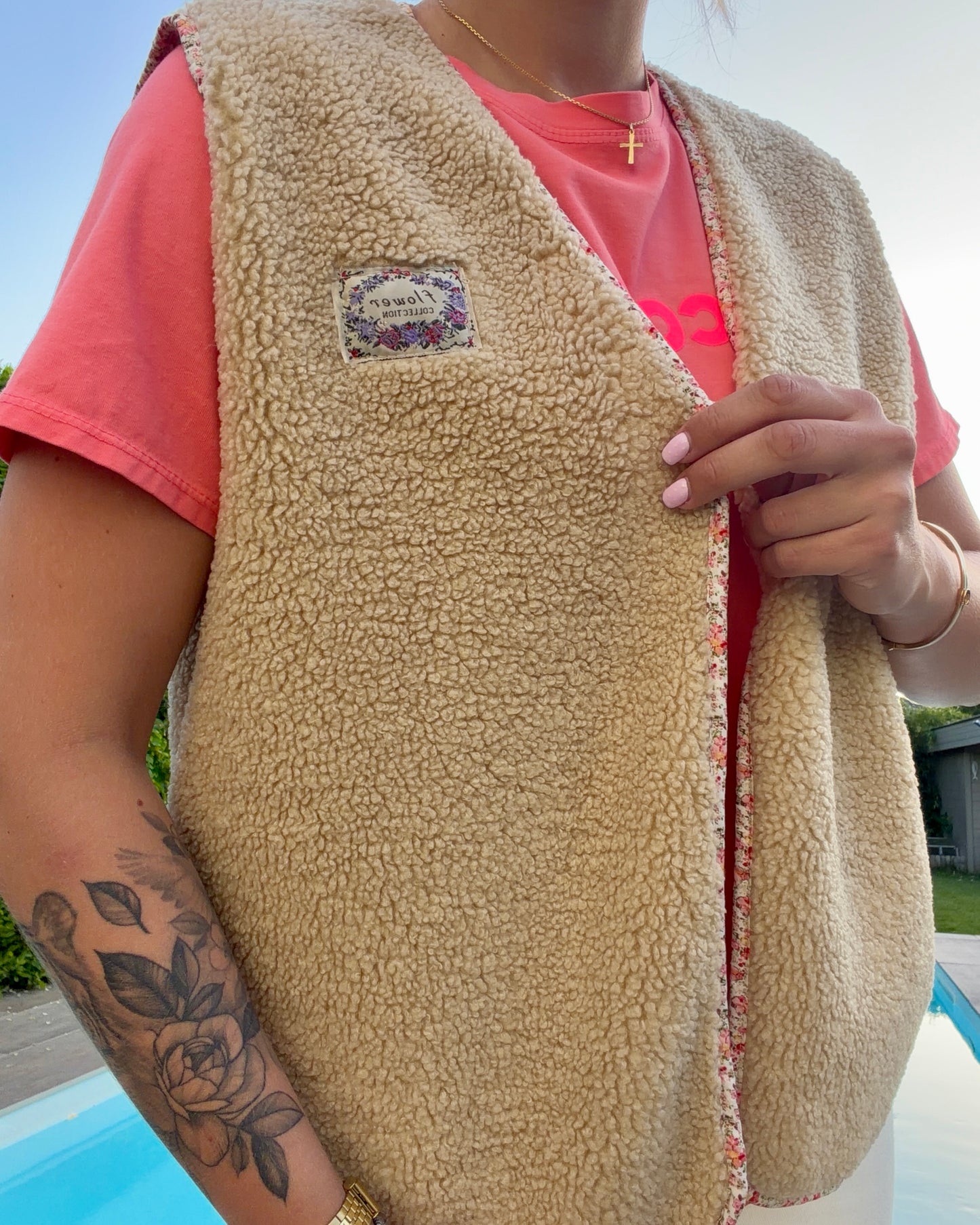 Gilet sans manche fleuri