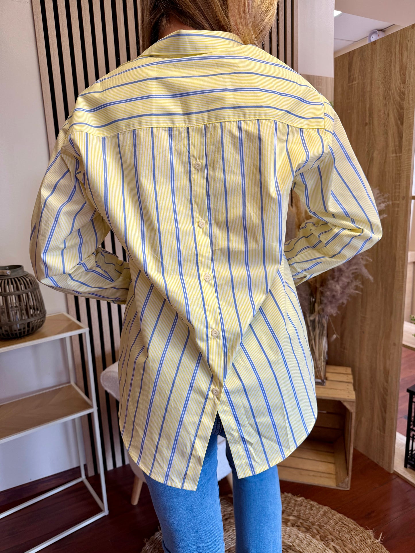 Chemise rayée jaune et bleu