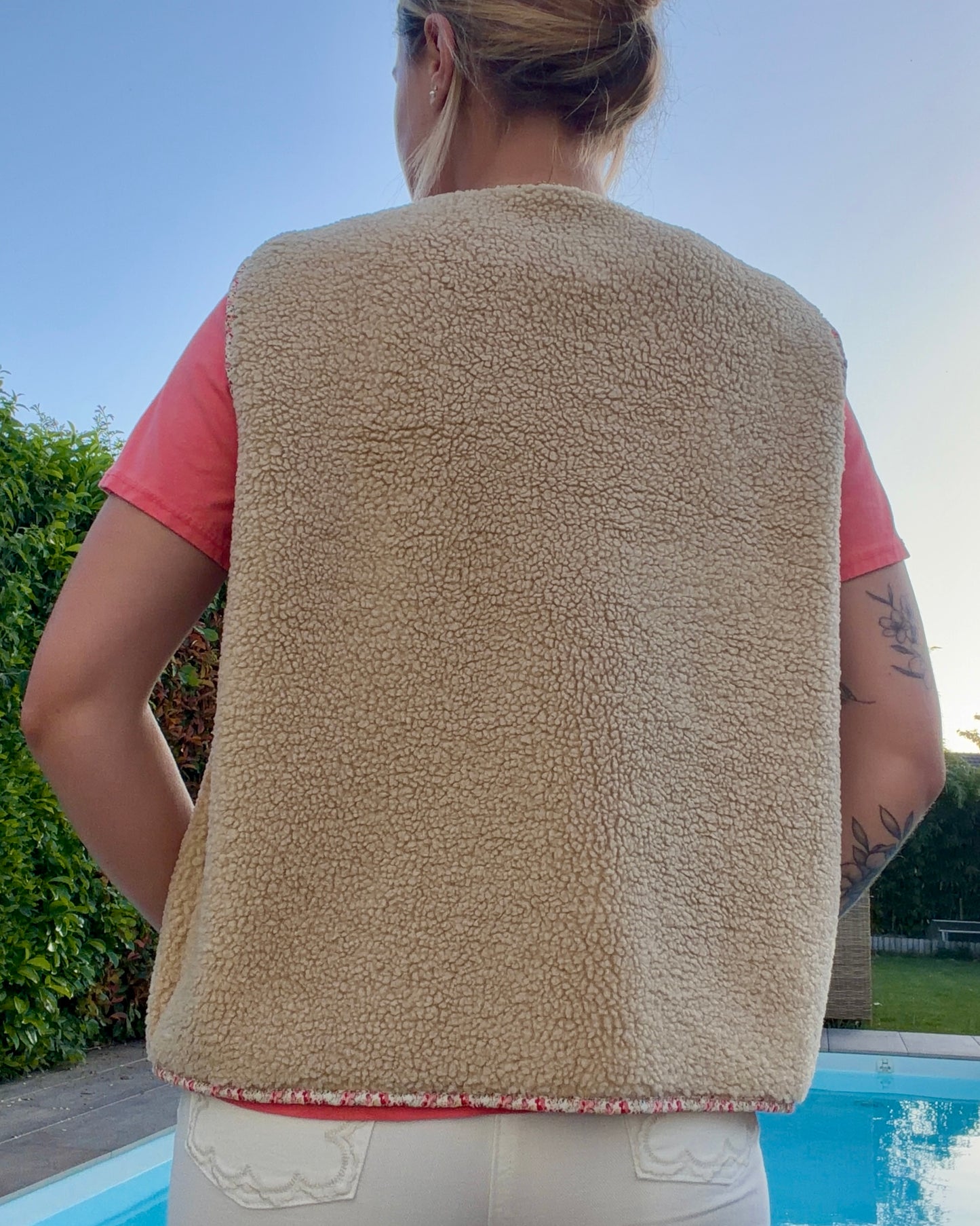 Gilet sans manche fleuri