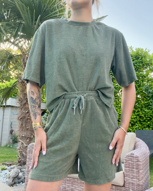 Ensemble kaki